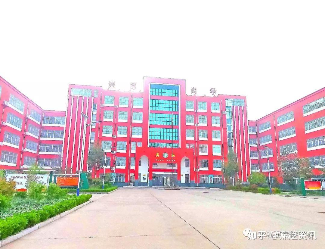 河北大名县民族学校关爱实习教师留校生活