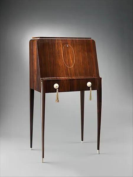 法国最具影响力的装饰艺术产品设计师叫埃米尔雅克布·鲁赫曼(emile