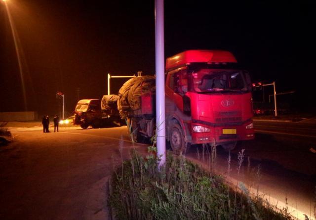 为什么货车晚上经常闯红灯 不怕被吊销驾照吗 车主 我也没办法 知乎