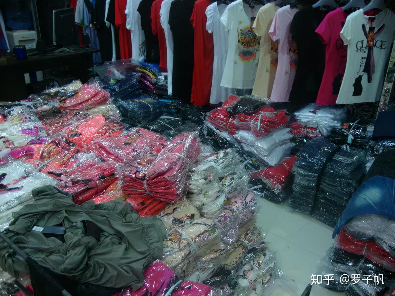 28岁广州服装档口老板上吊自杀服装老板的表面风光背后辛酸