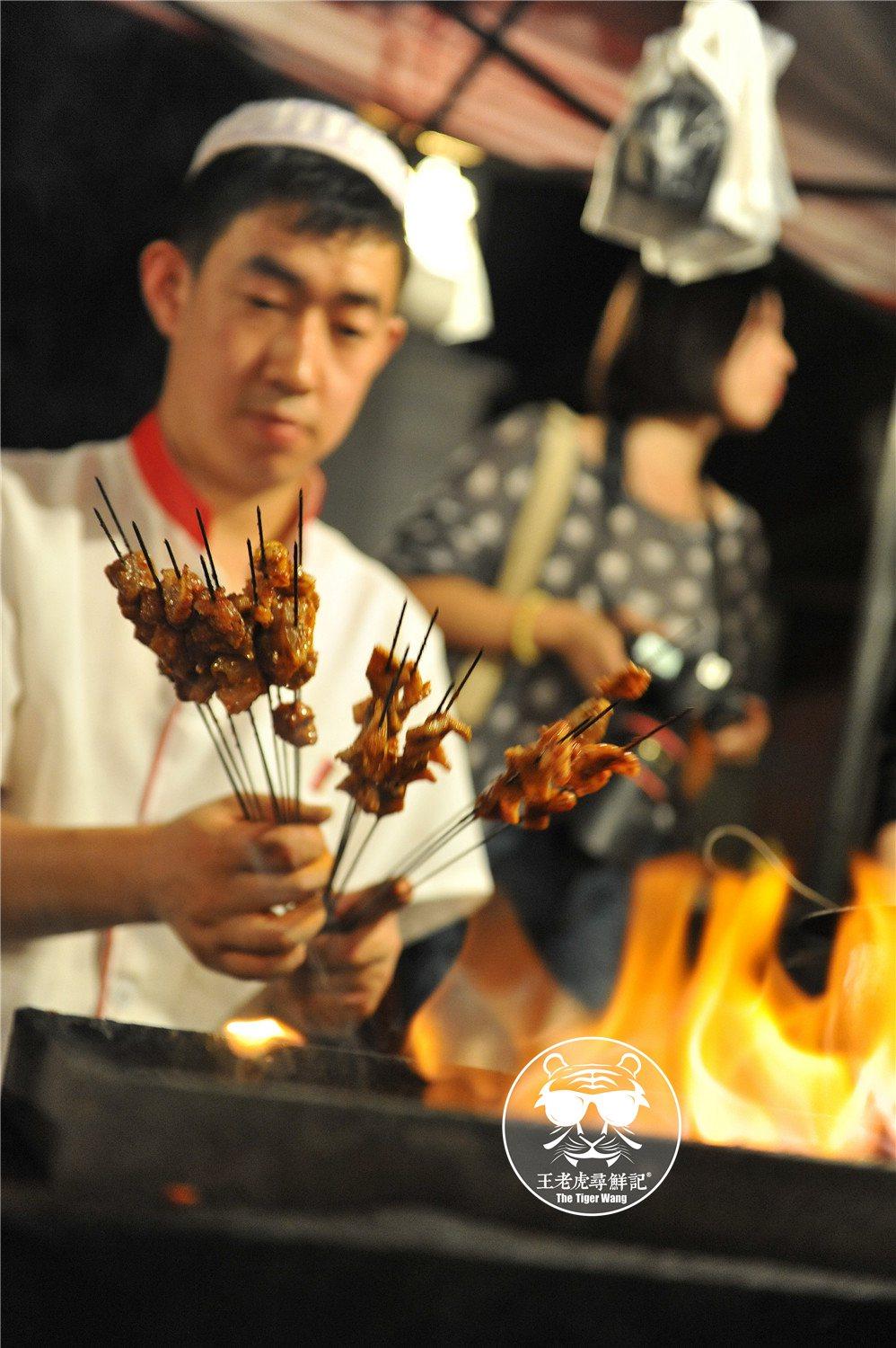 图说兰州正宁路夜市烧烤 一大波香味诱人的羊肉串和小炒菜来袭 - 知乎