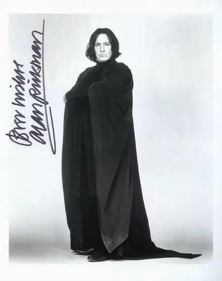 《哈利波特》电影中的人物真的与原著原型相符吗?(原著双语)