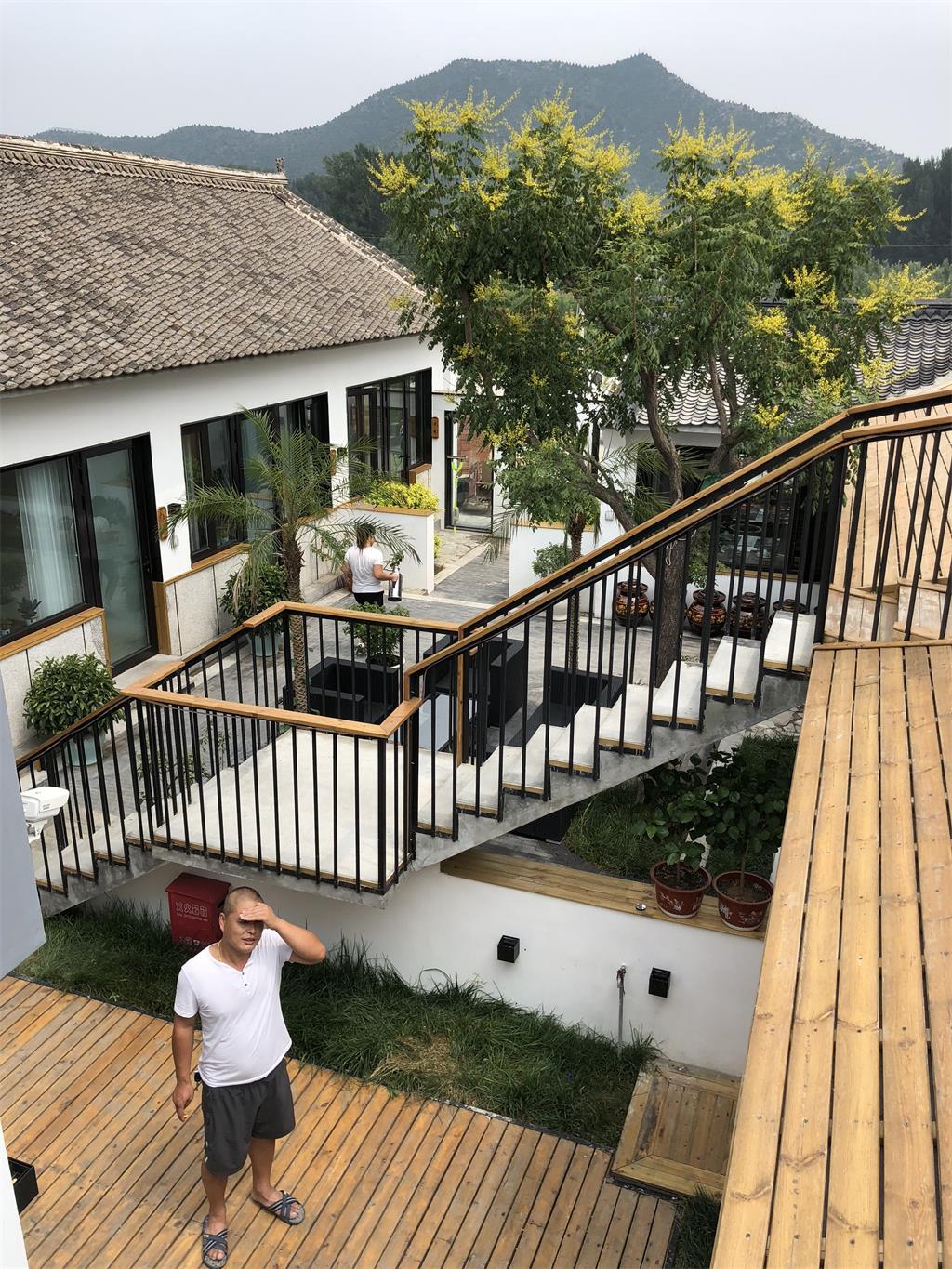 东龙湾左邻右舍民宿项目