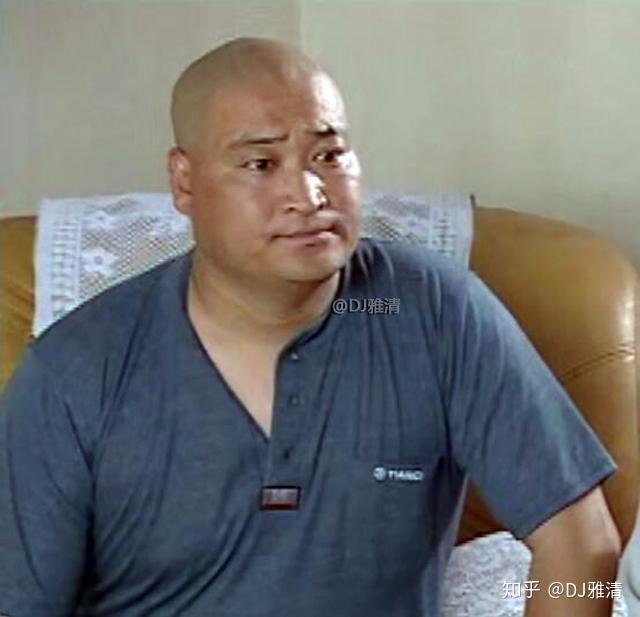 在看《圣水湖畔》这部剧的时候,我觉得在其中扮演黄老四的那位演员,演