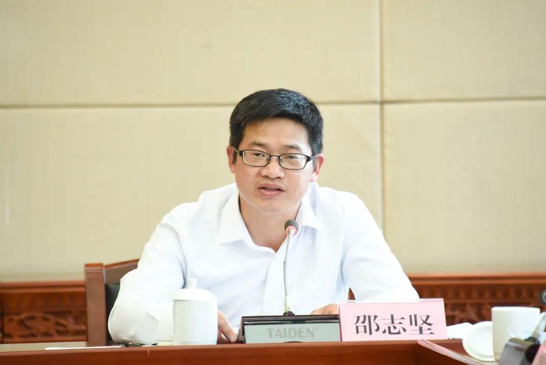 邵志坚在作会议小结时要求,要勇于攻坚,不折不扣将各项打击治理措施