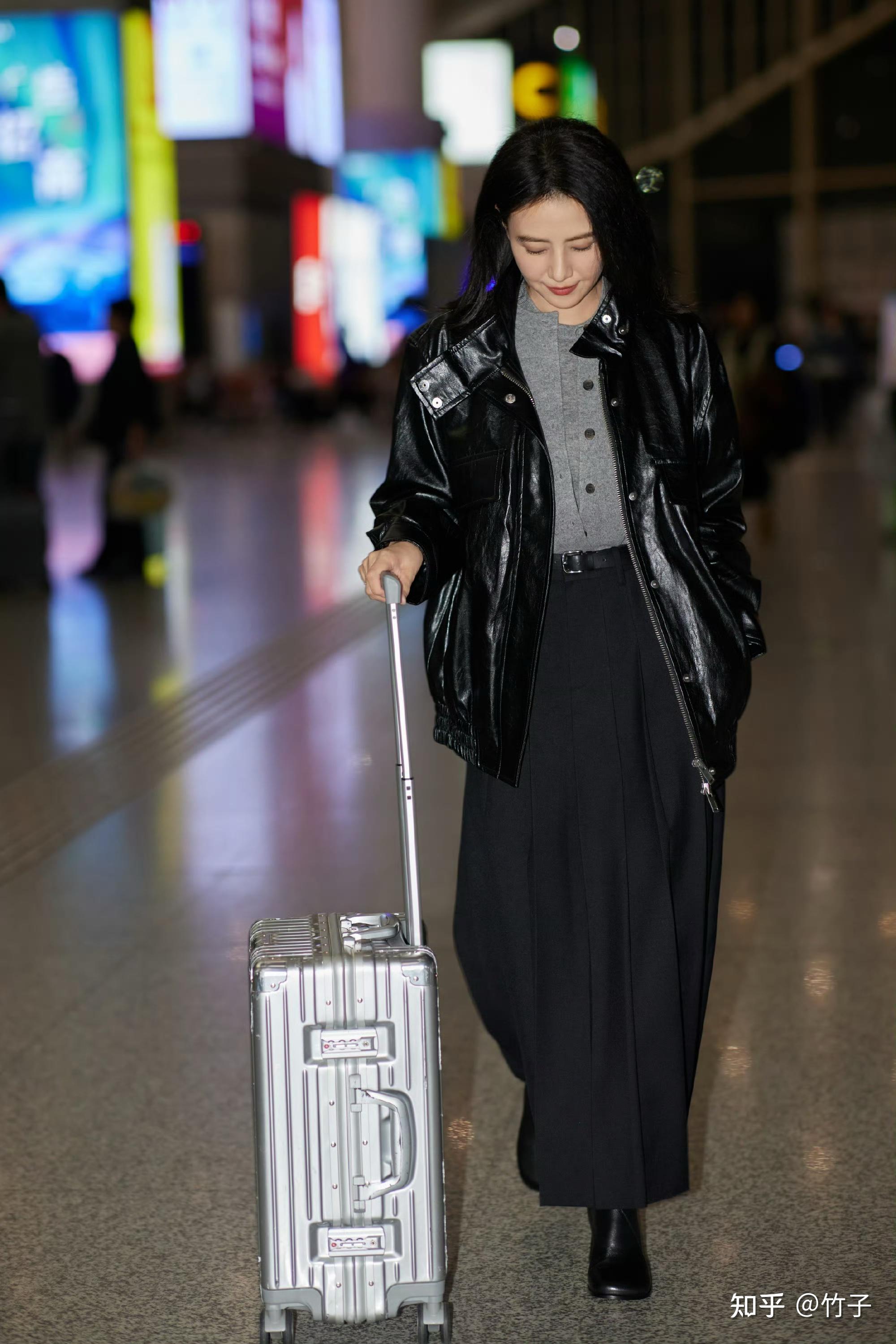 女明星们的秋日皮衣穿搭图鉴