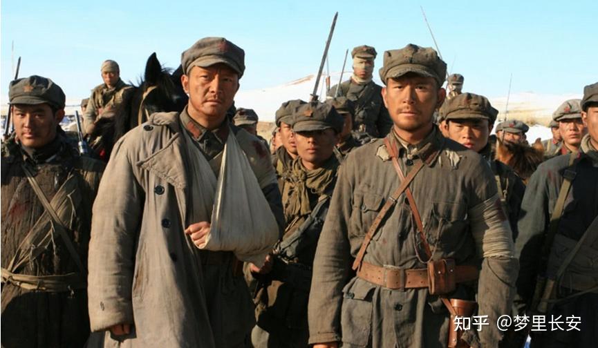 西北马家军俘虏秦基伟:你明明是团长,还撒谎说自己是伙夫?