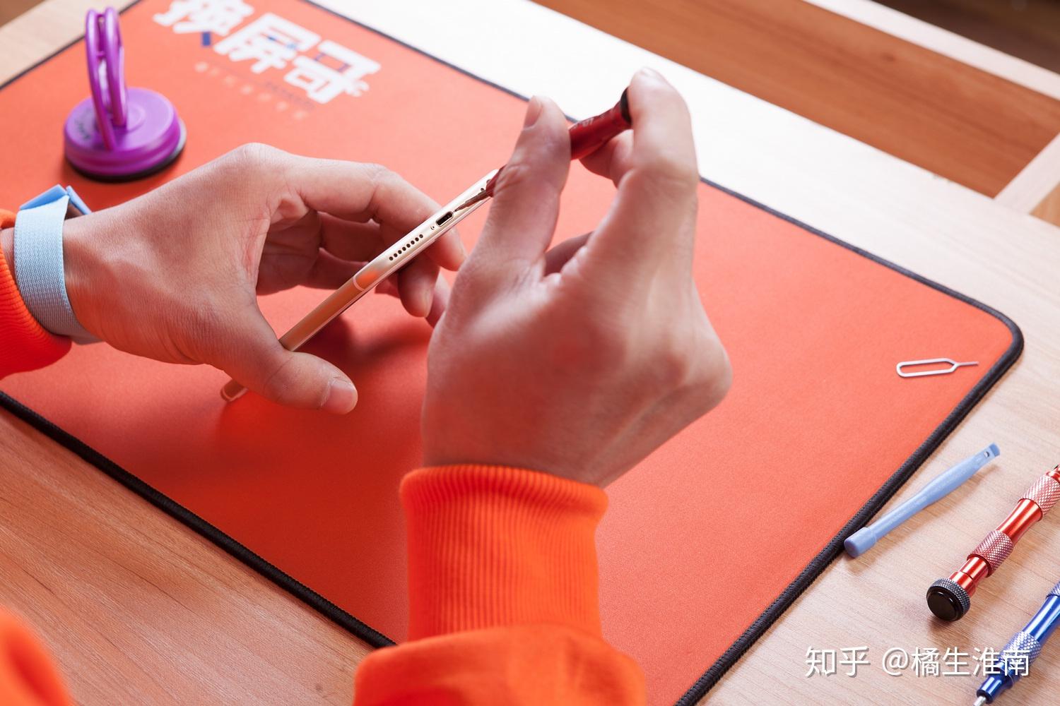 手机屏幕碎了怎样换?