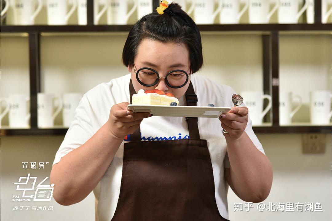 如何评价幻想惊悚迷你剧《不思异:电台》?