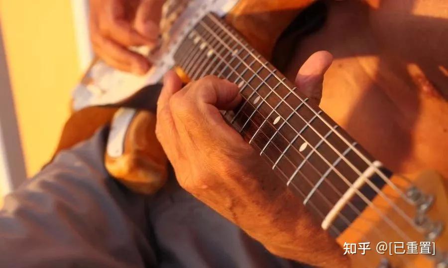 吉他学习:左手是技术,右手是音乐?
