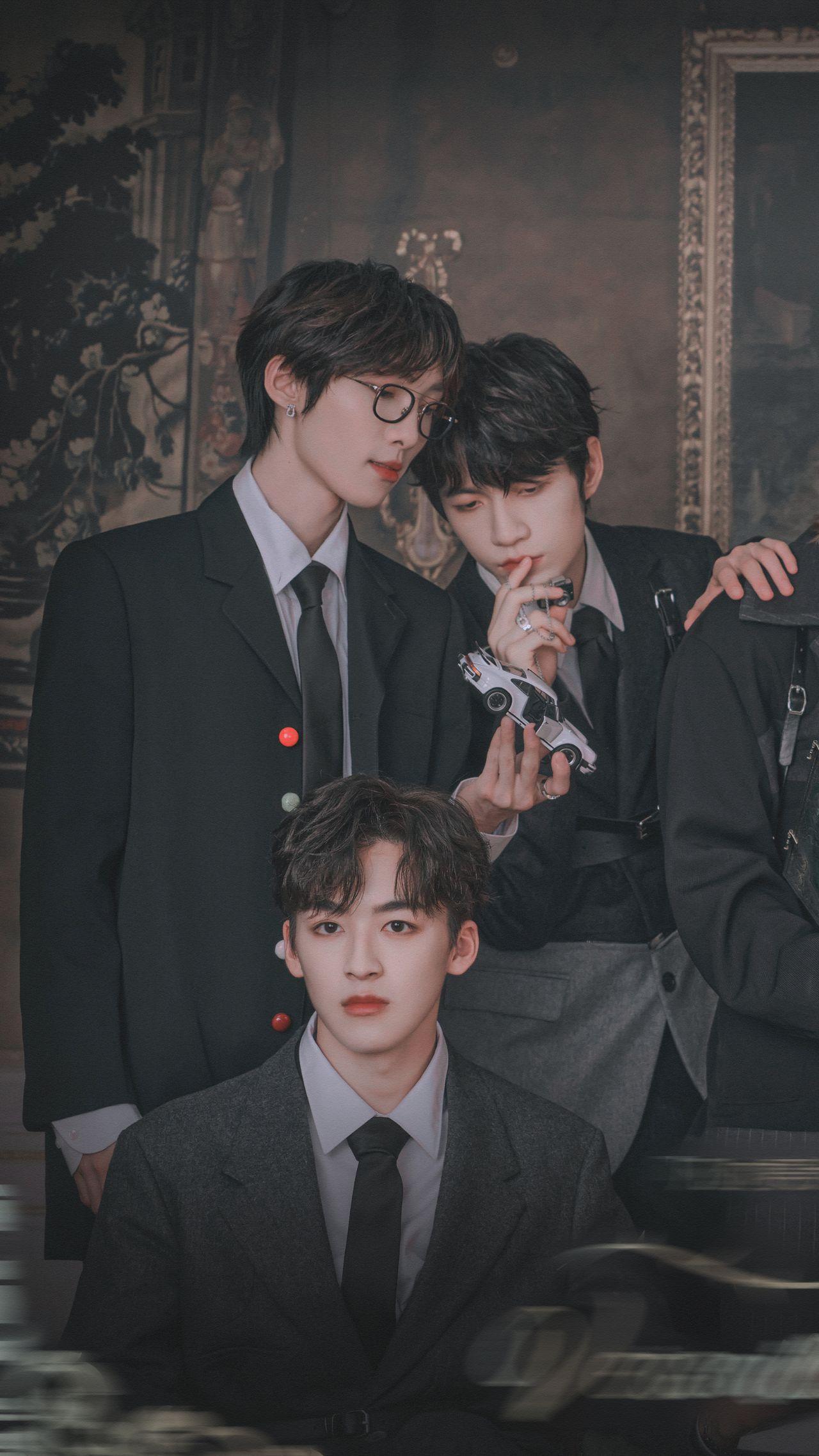 有没有什么r1se的神仙图片可以做背景的那种