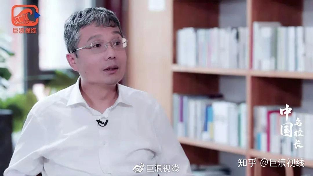 对此,北京景山学校党委书记,北京五中前校长张斌平给出了诠释.