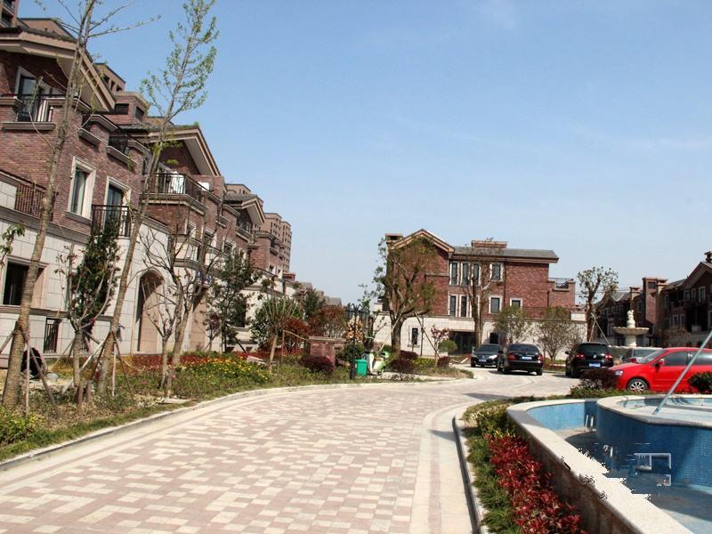 投资新坐标宁波杭州湾新区世纪城vs隆成越溪湖畔那个更受投资者追捧