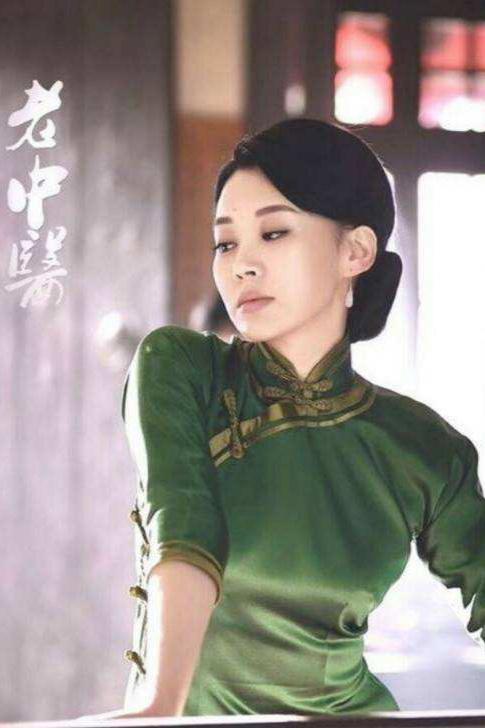 50岁的许晴风韵依然存在旗袍穿搭很不错