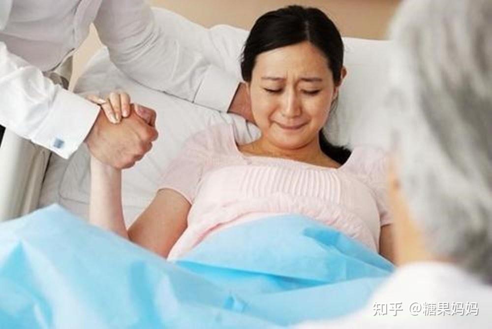 分娩时先破水生男孩先见红生女孩与胎儿性别无关区别却很大