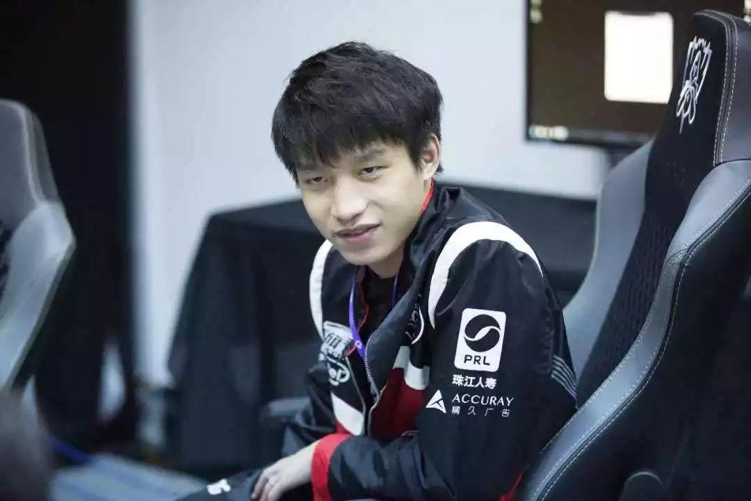 厂长退役we粉丝旧事重提送祝福没毛病但别想借着退役洗白