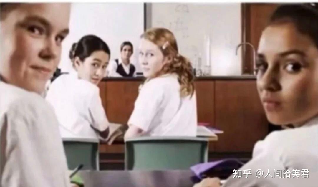 「搞笑梗图」 当你上数学课,一不小心打盹时 - 知乎