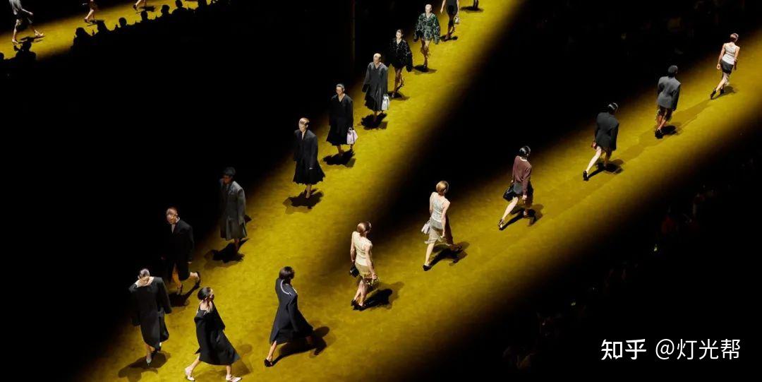 2022秋冬秀秀场灯光设计赏析 - 知乎