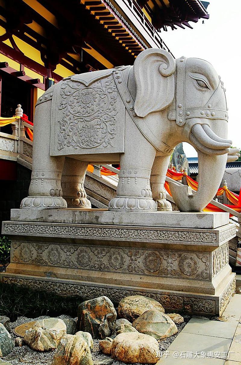石雕大象摆放在寺庙大门口的讲究