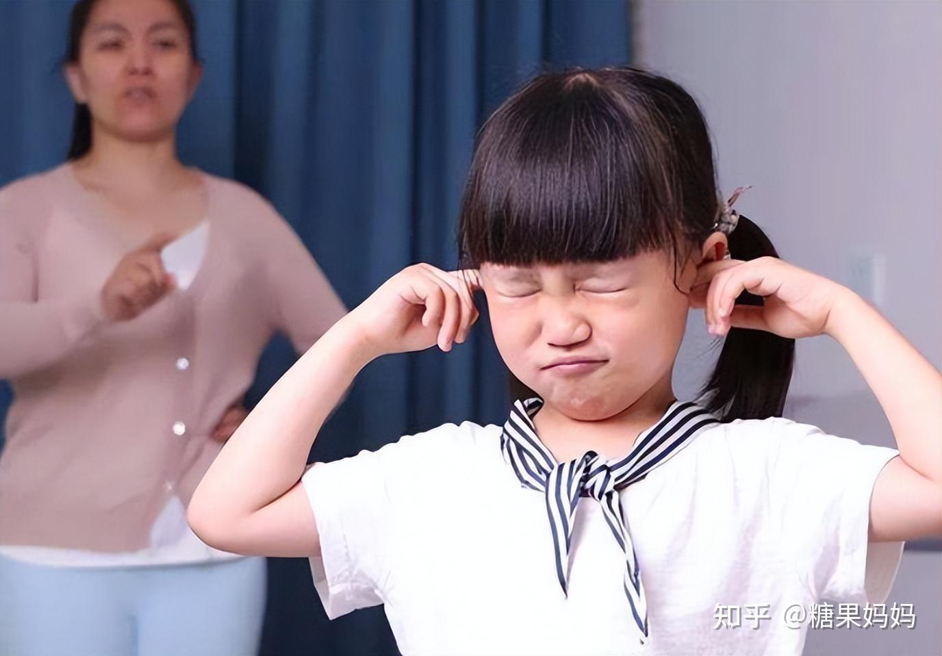 父母好好说话多重要男孩要求妈妈向自己道歉并不是无理取闹