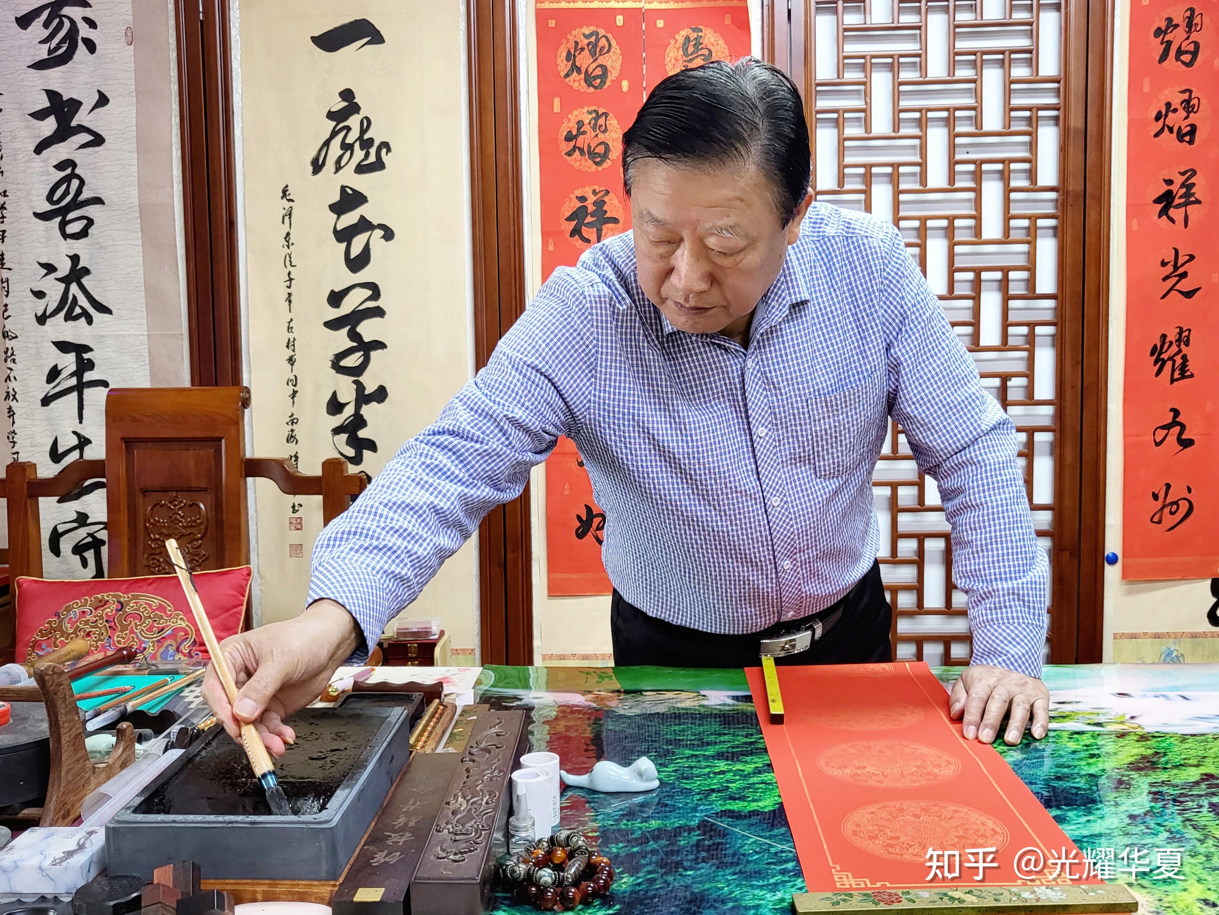 书法家朱时华创作马年春联,三马叠字寓意深刻 - 知乎