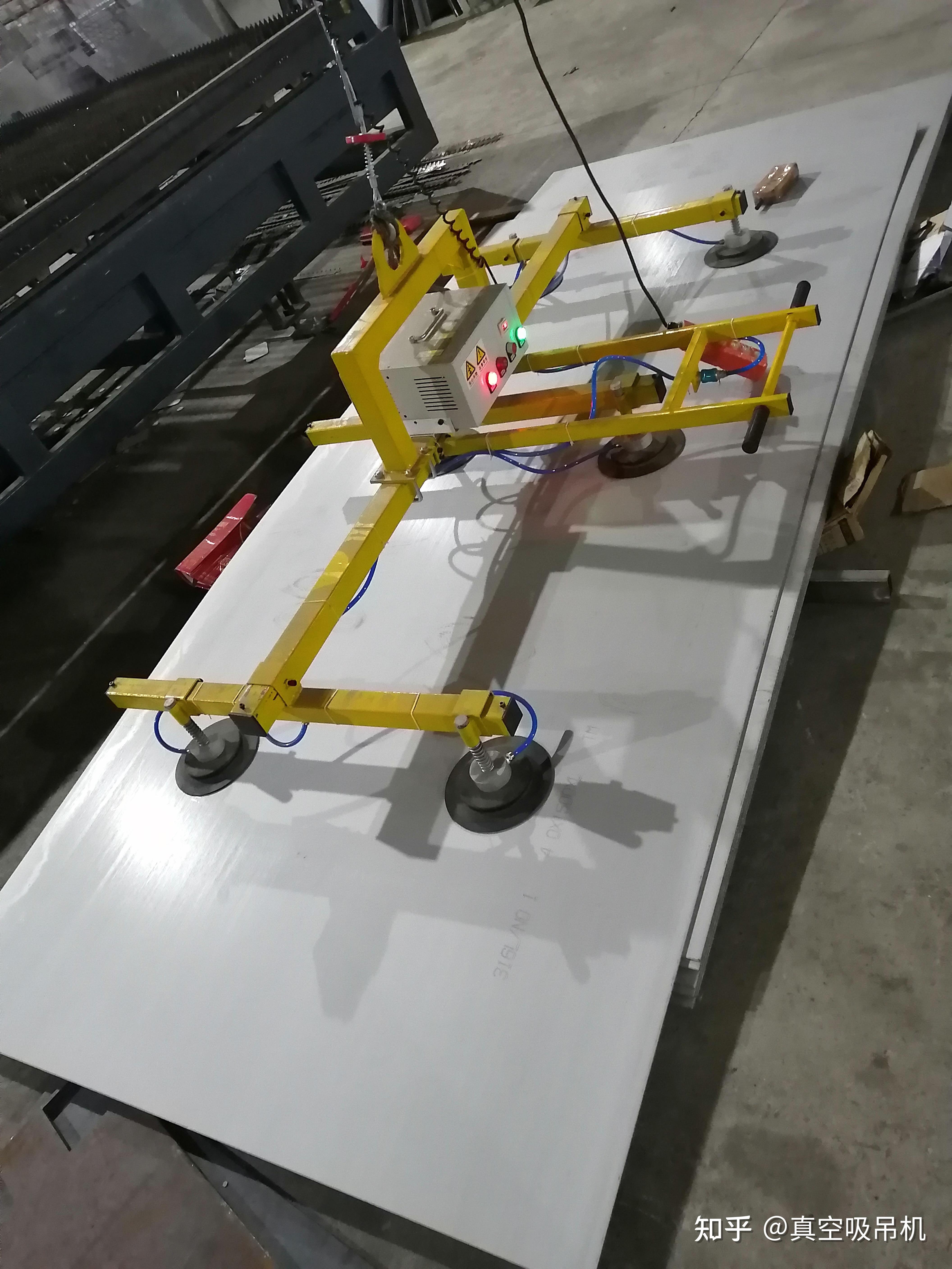 真空吊具由真空转移体系,真空自动抓放体系,真空夹具和一切其他的真空