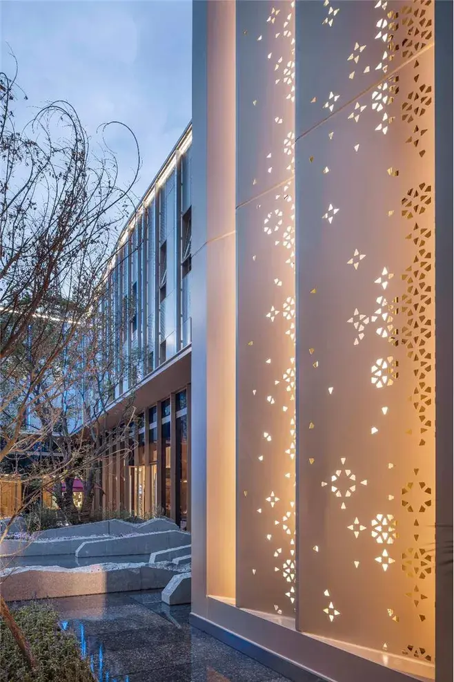 镂空板,冲孔板与设计的结合!繁星点点,现代气息浓厚!