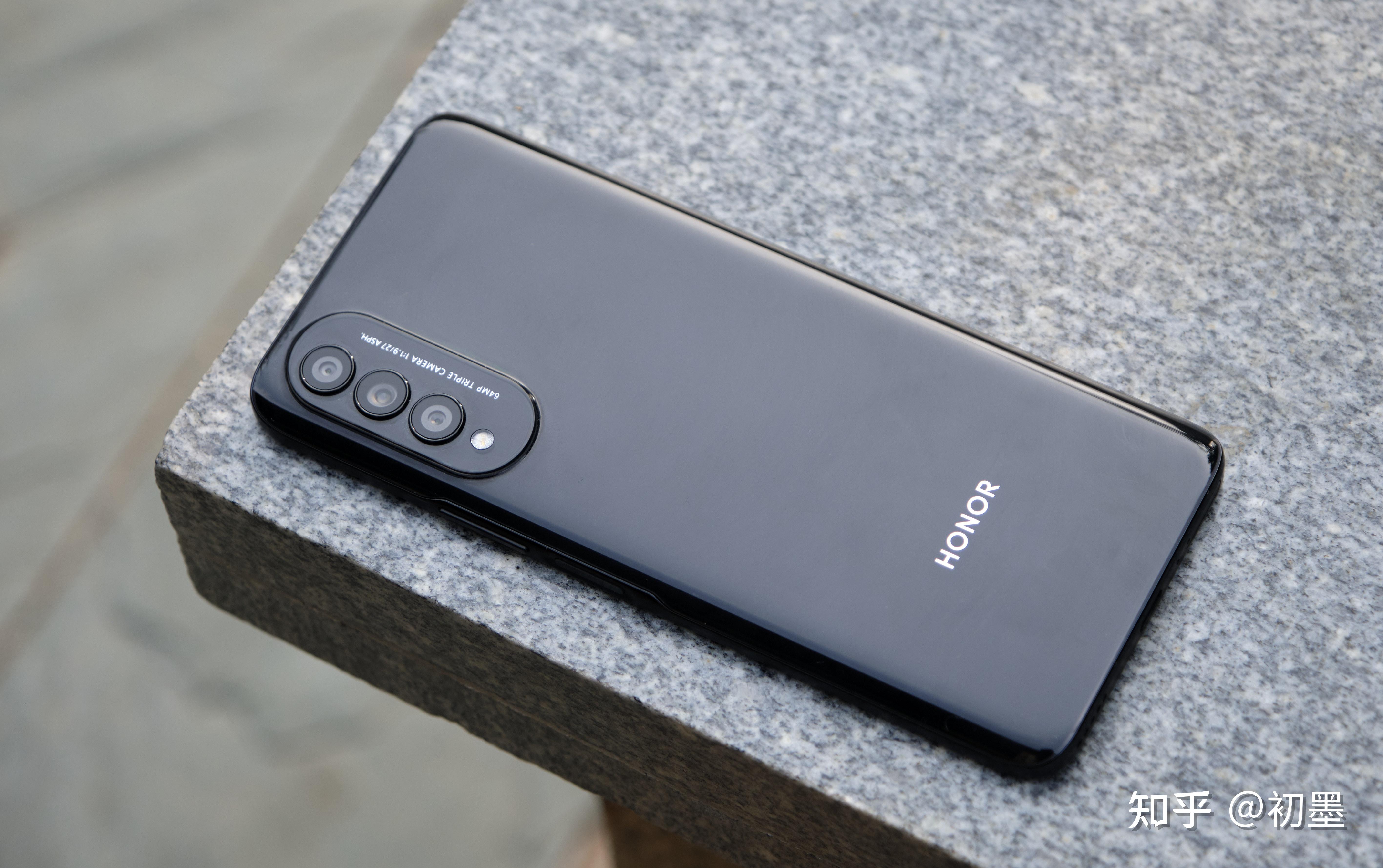 荣耀x20se轻体验这或许是我用过边框最窄的千元机