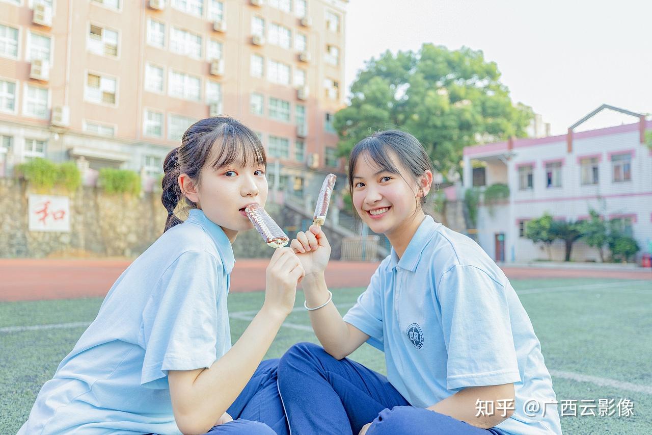 南宁毕业季摄影师分享怎么拍好中小学大学毕业照