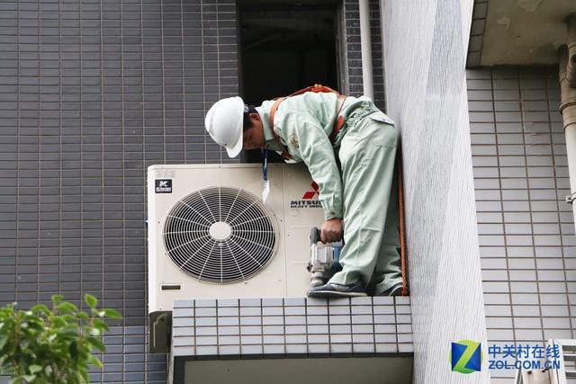 装修日记第四日中央空调室外机安装
