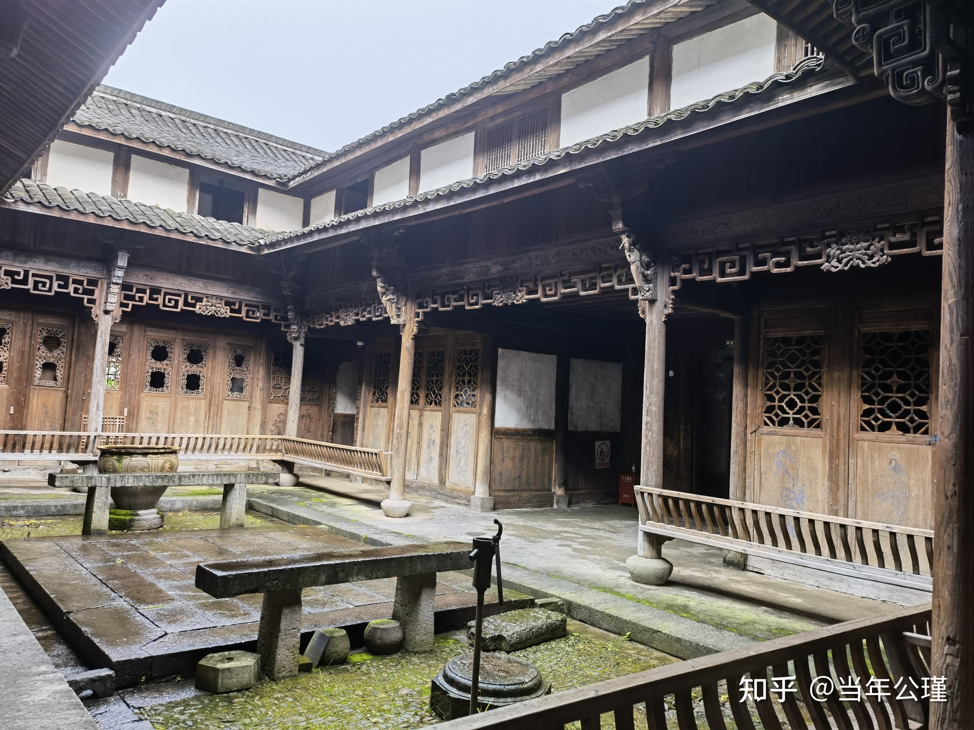 义乌的清朝民居黄山八面厅，历时17年建成，其木雕艺术达到顶峰_建筑