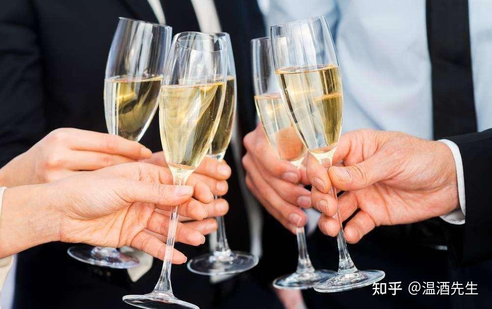 聚会喝酒时学会祝酒词和祝酒礼仪,不再成为酒局透明人! - 知乎