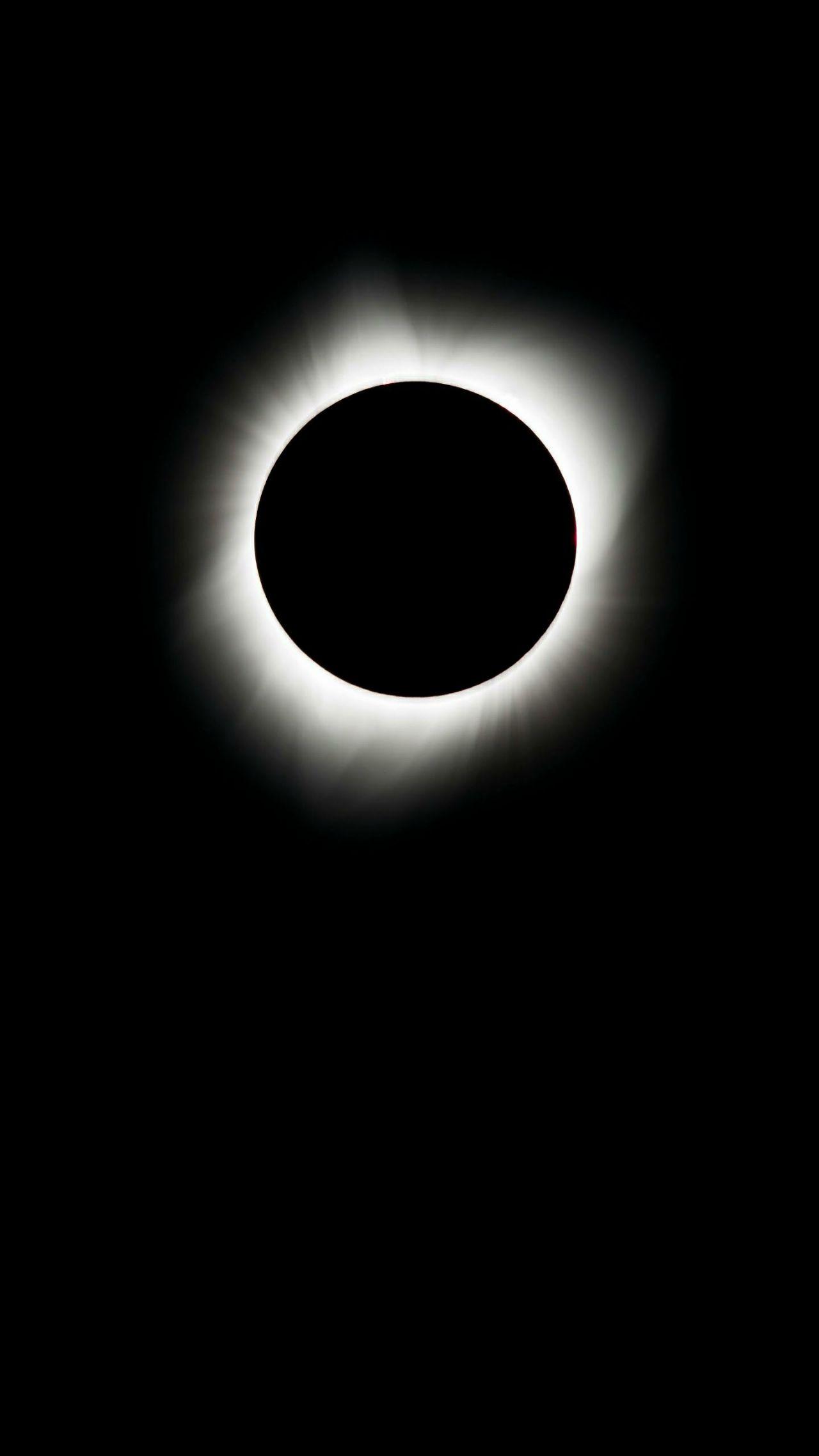 有什么好看的黑色底色的手机壁纸? - 知乎