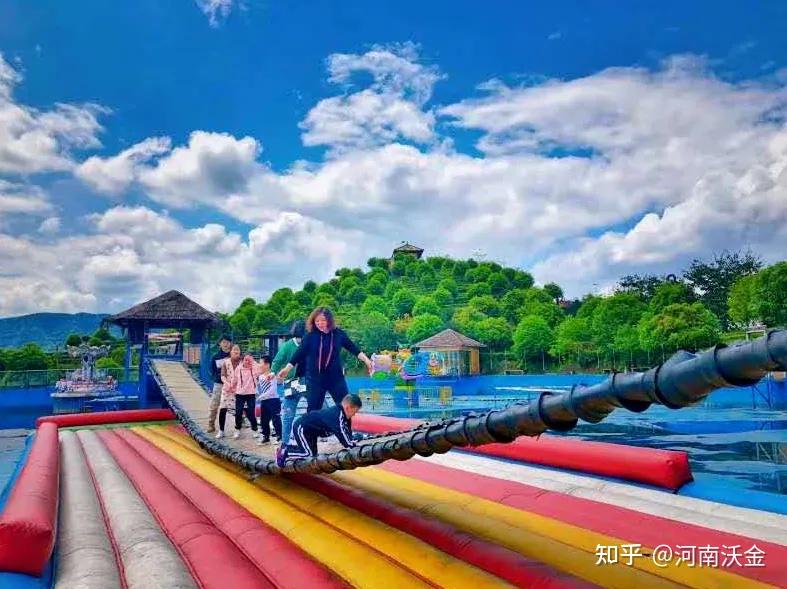 摇摆桥：无动力游乐设备的魅力与安全指南！ - 知乎