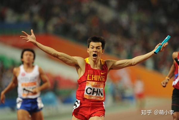 体育赛场上有哪些令人瞩目的夺冠瞬间?