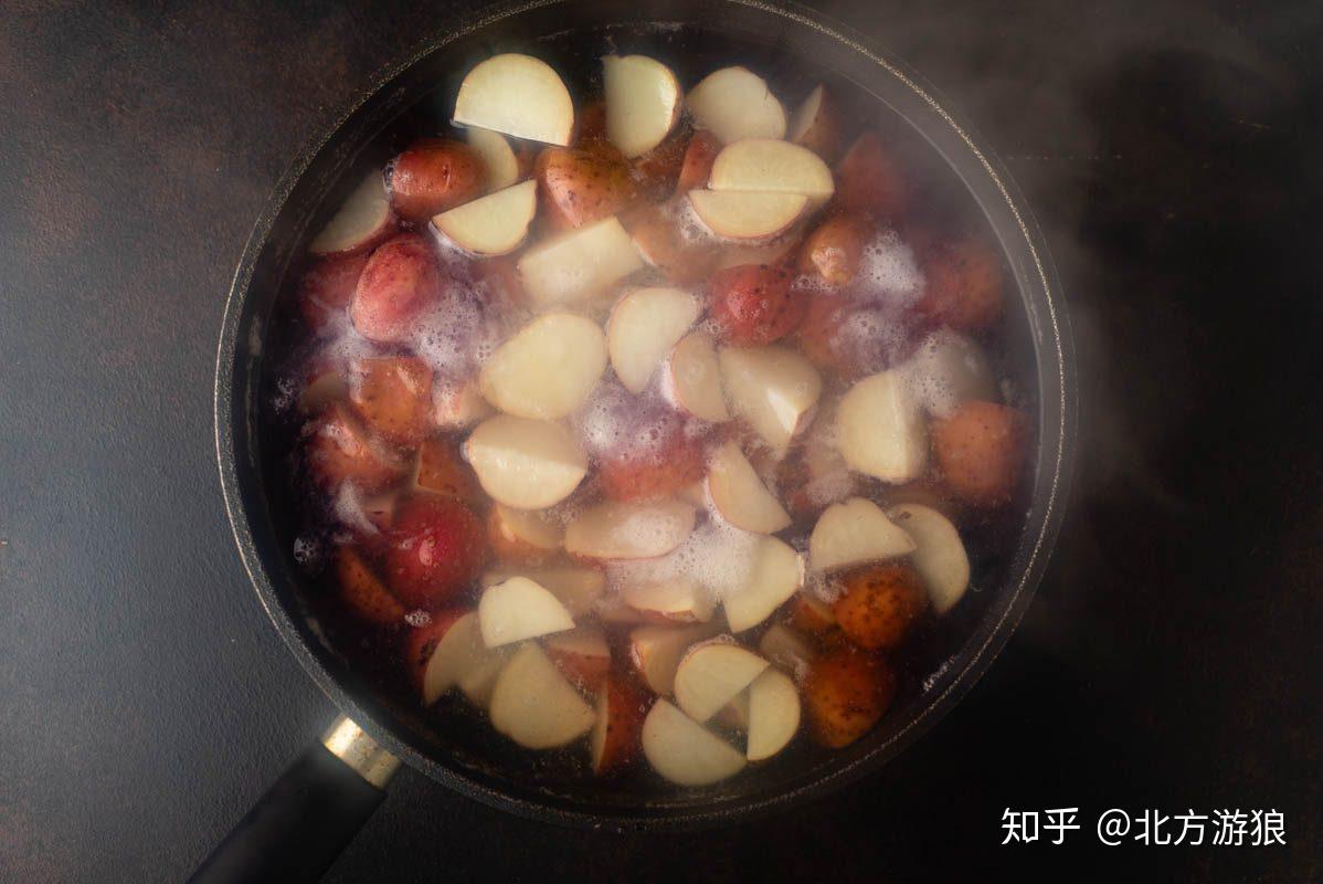 土豆怎么吃都不腻，教你做孜然土豆，焦香美味，烧烤味浓 - 哔哩哔哩