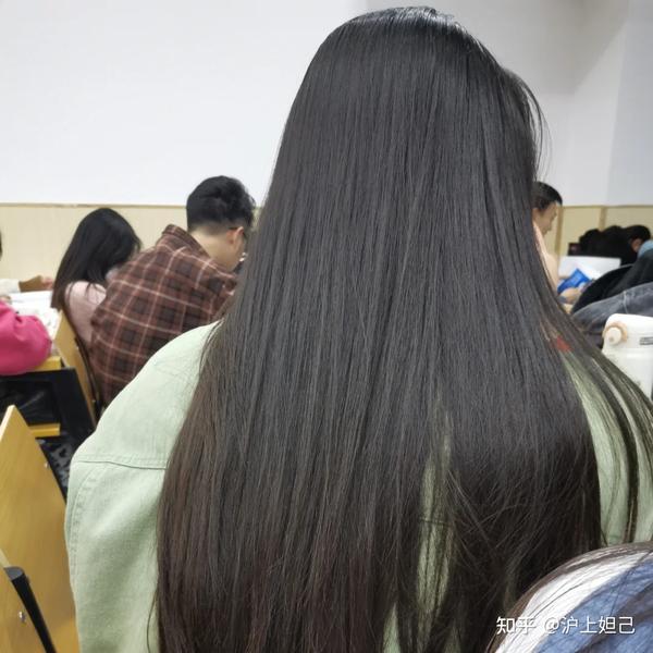 每次洗头都会掉头发,感觉自己发量有点少,怎么让头发变多? - 知乎