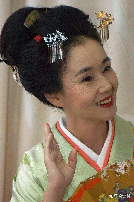 真由美的扮演者中野良子1950年生于日本爱知县,1969年高中毕业后进入