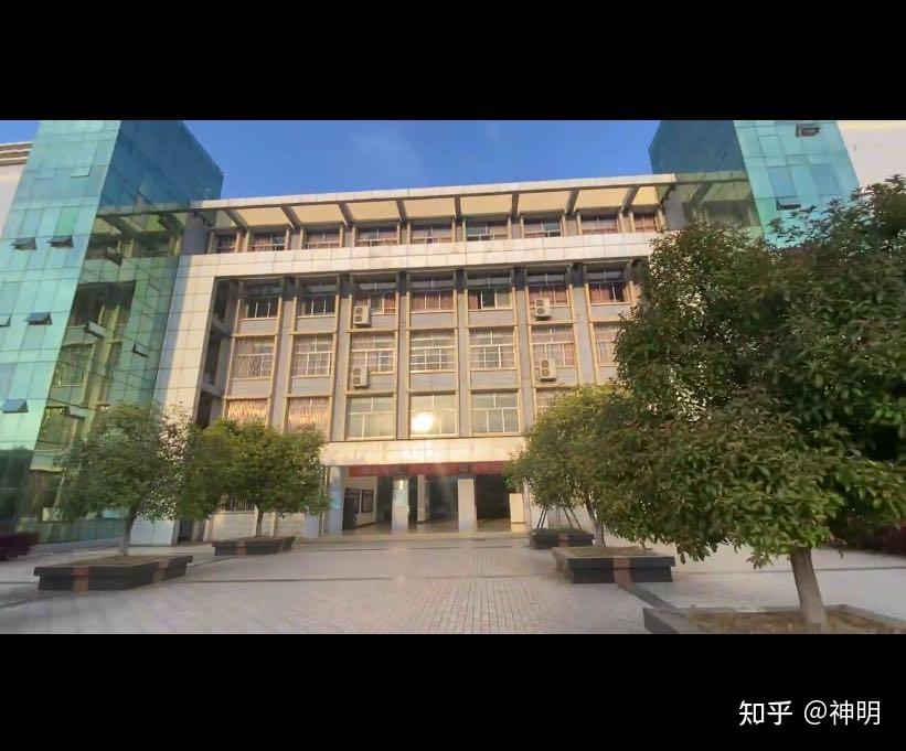 武汉工程大学的全日制本科助学班到底怎么样？ 🙊用实图证明上课的地方！ - 知乎