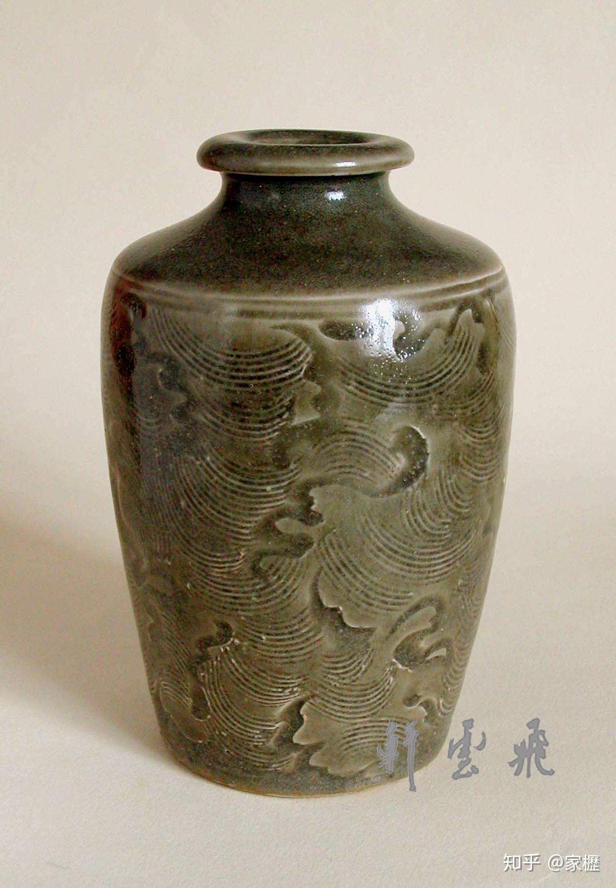 中国南宋越州窯影青貼塑人物紋魂瓶 中国南宋越州窯影青貼塑人物紋魂瓶