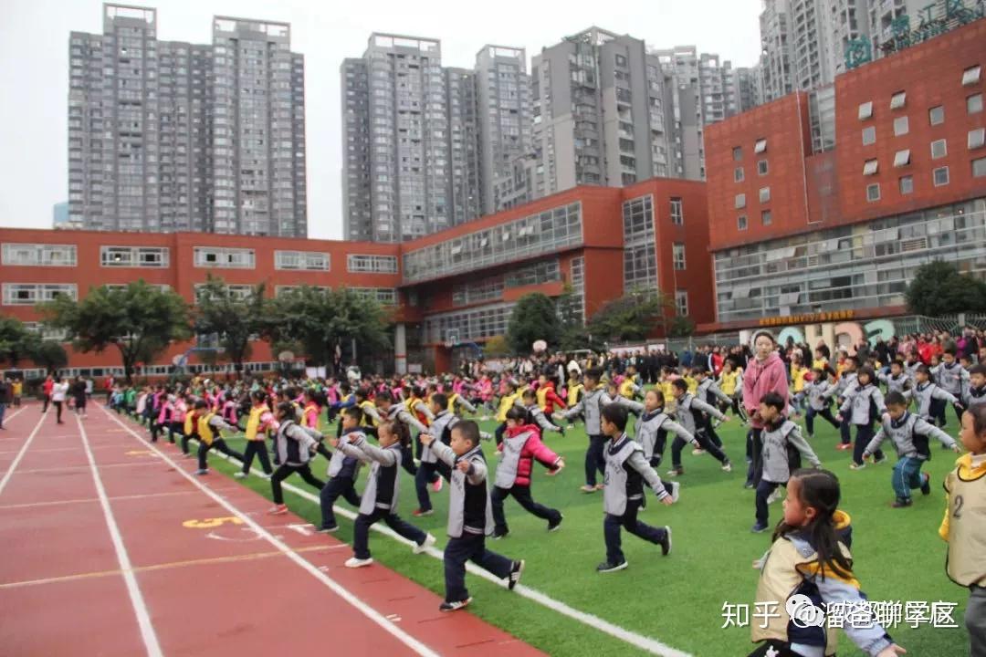 益州小学2014年,益州小学一年级新招才5个班;2015年,新招6个班;2016年