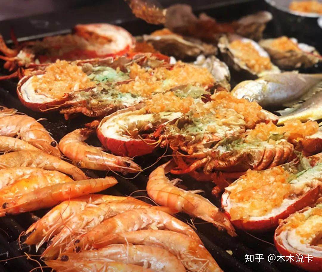 在上海这家五星级酒店吃泰式火锅自助餐，只有周六有，吃的人却很少