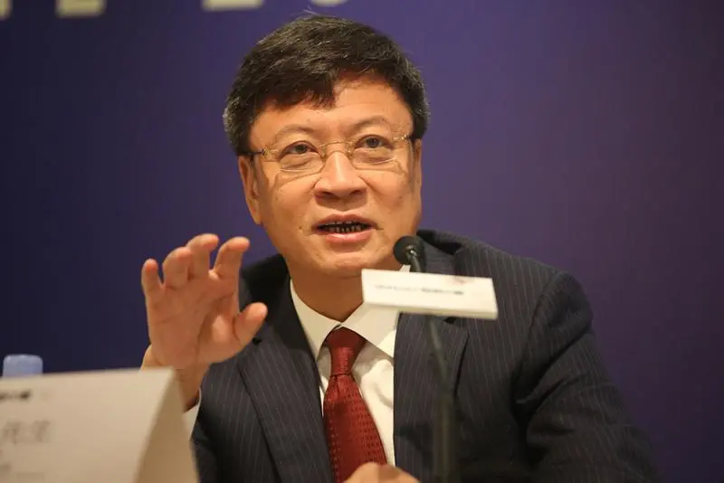1995年杭州大学历史系毕业的宋卫平,辞去舟山