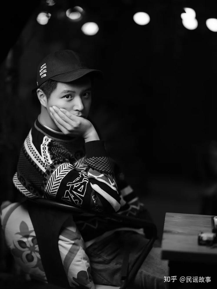 新歌马頔青年王国mv上线跪求瘦身秘籍