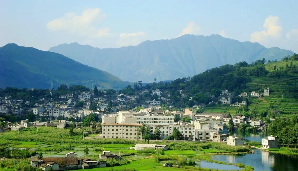 5154马湖是全国第三大高山深水湖位于雷波县城东北的黄琅镇南侧