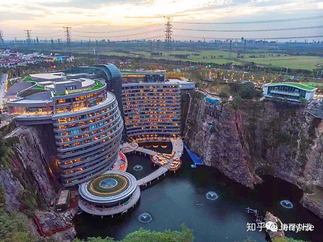 型格建築｜上海旅遊打卡全球首間深坑酒店 看中國建築奇迹 | 旅遊風物 | 潮遊生活 | 當代中國