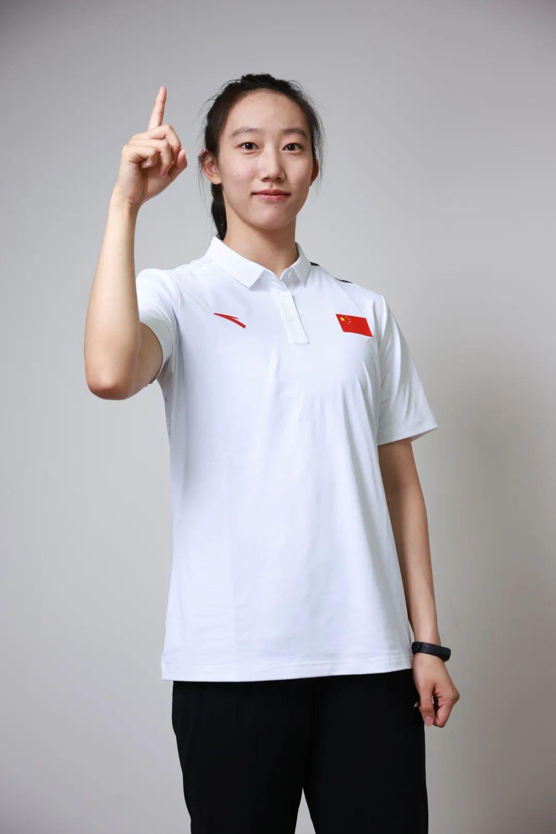 冬奥会开幕前,赵丹(@短尾的松鼠)发微博称,得知自己当选中国代表团