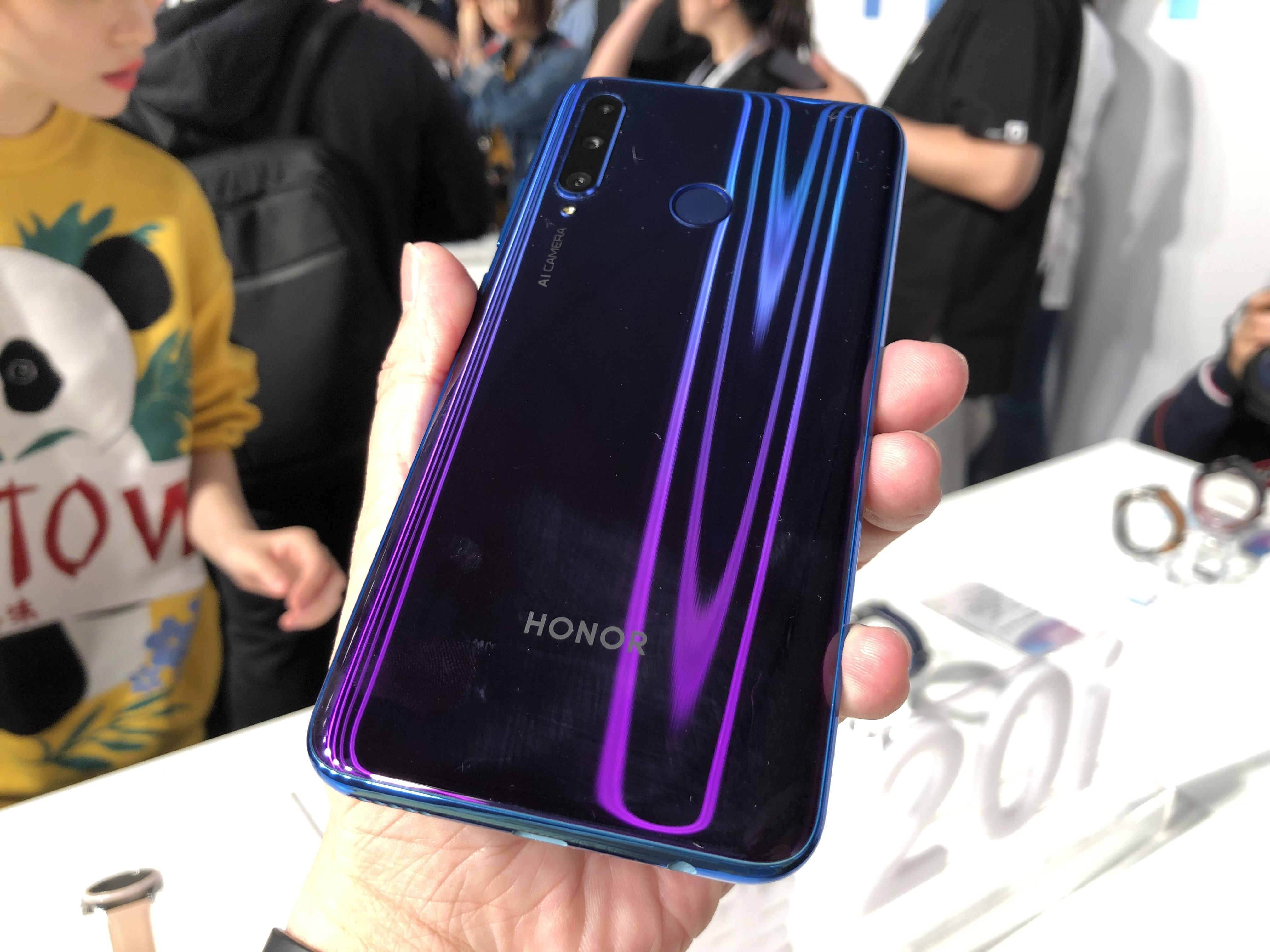 荣耀20i快速上手3200万像素自拍科技越来越潮