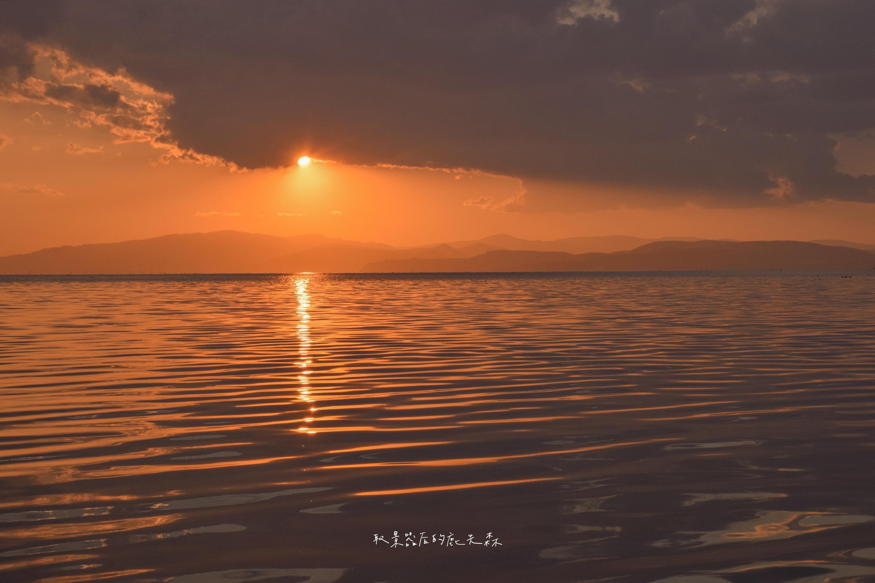 有哪些好看的黄昏下海边的背景图?