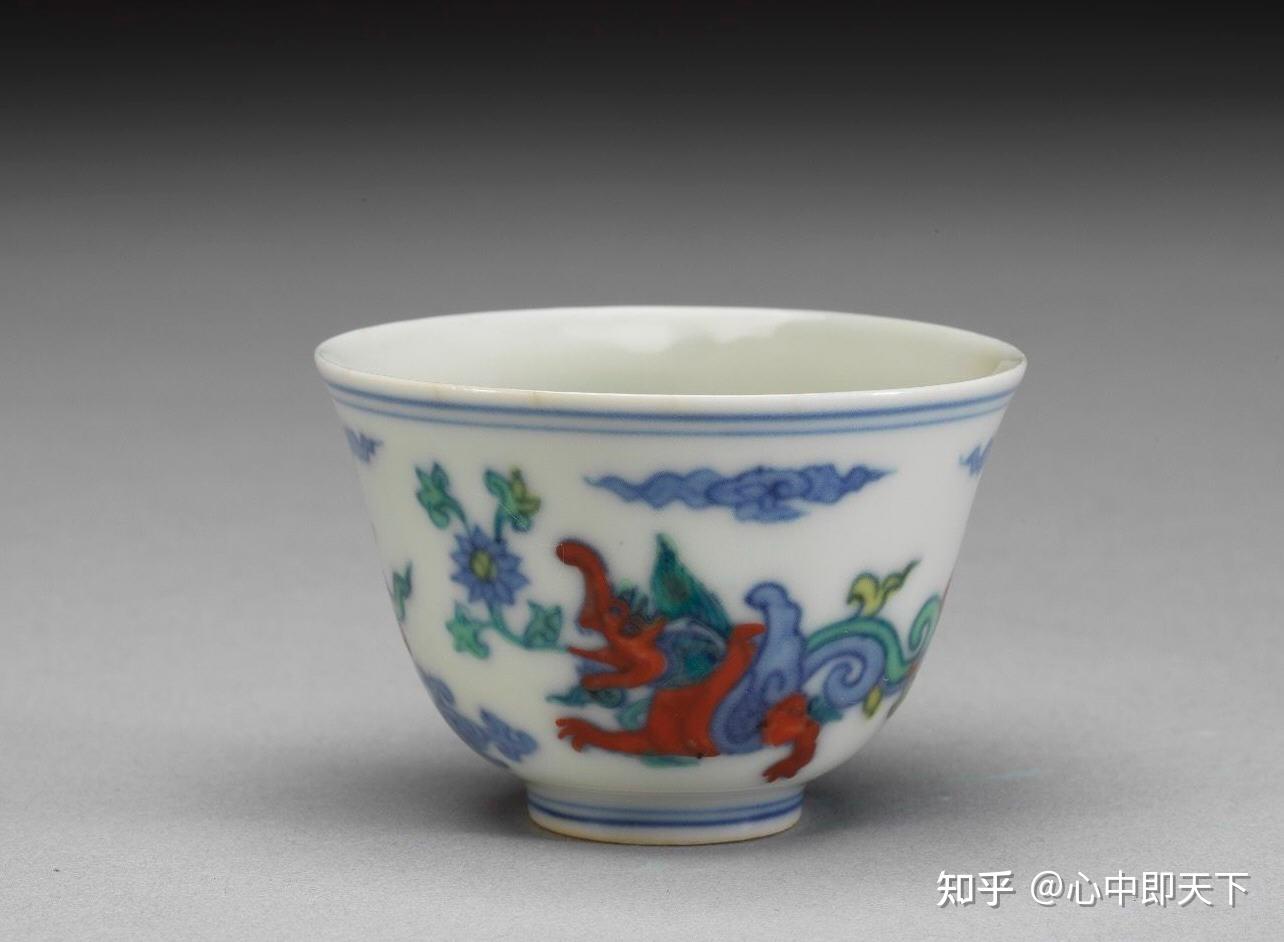 明成化景德镇御窑斗彩夔龙纹杯